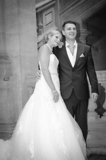 newly wed couple at Heythrop Park in Enstone